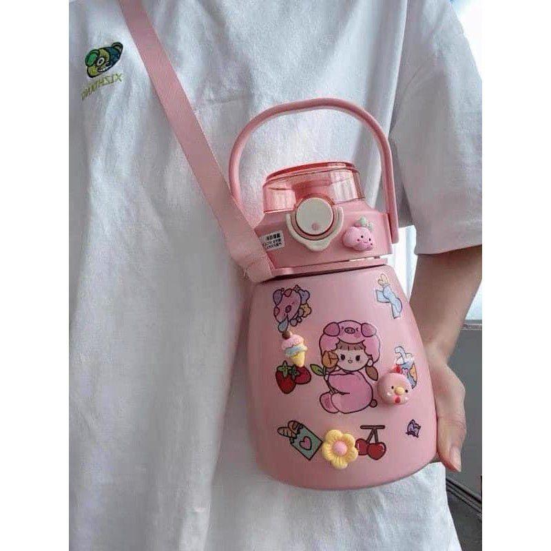 Bình giữ nhiệt có dây đeo, ống hút tiện lợi tặng kèm sticker 2d xinh cute