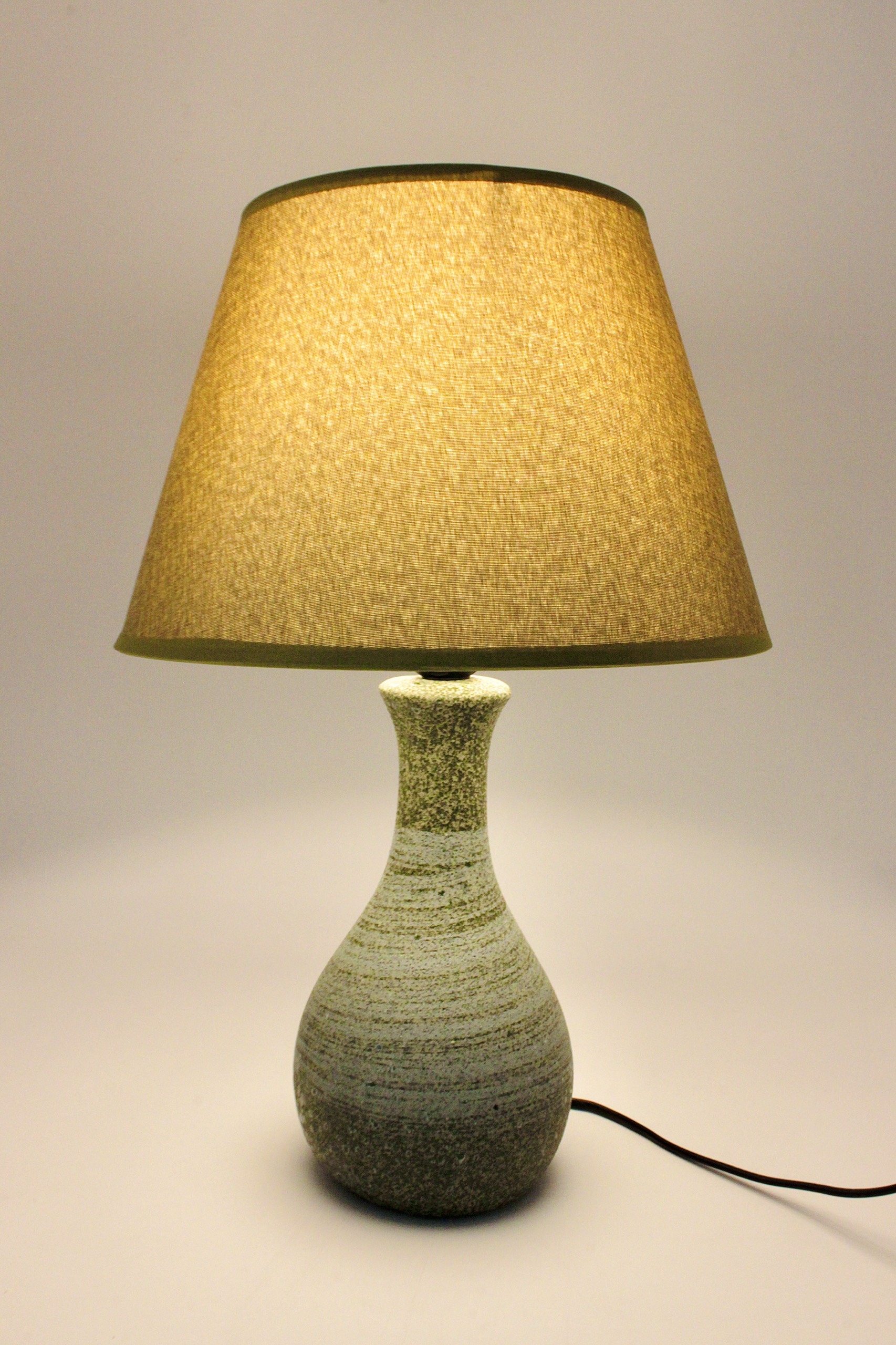 Đèn bàn đèn ngủ cao cấp thân gốm sứ nghệ thuật