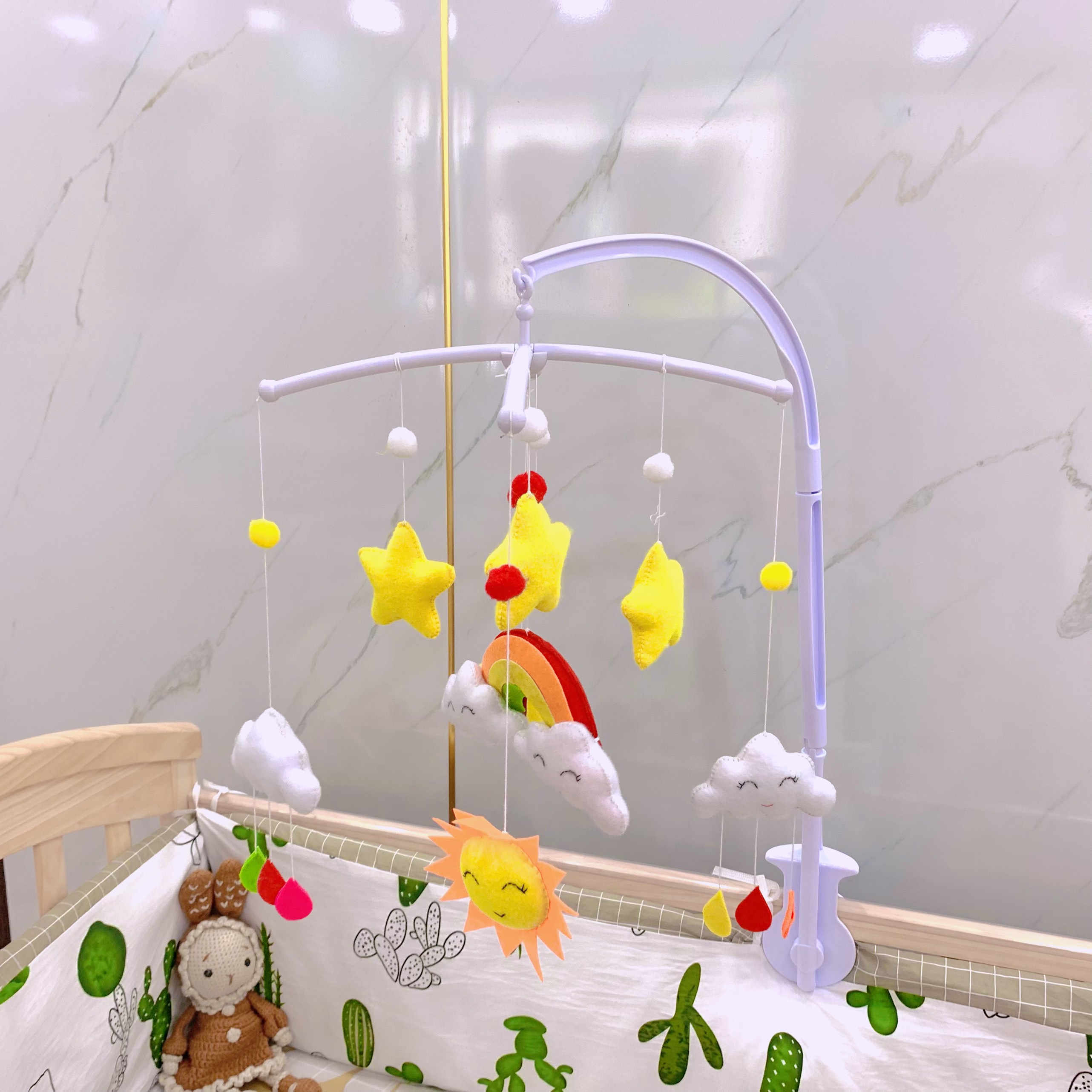 Treo nôi handmade màu sắc bầu trời  kích thích thị giác cho bé