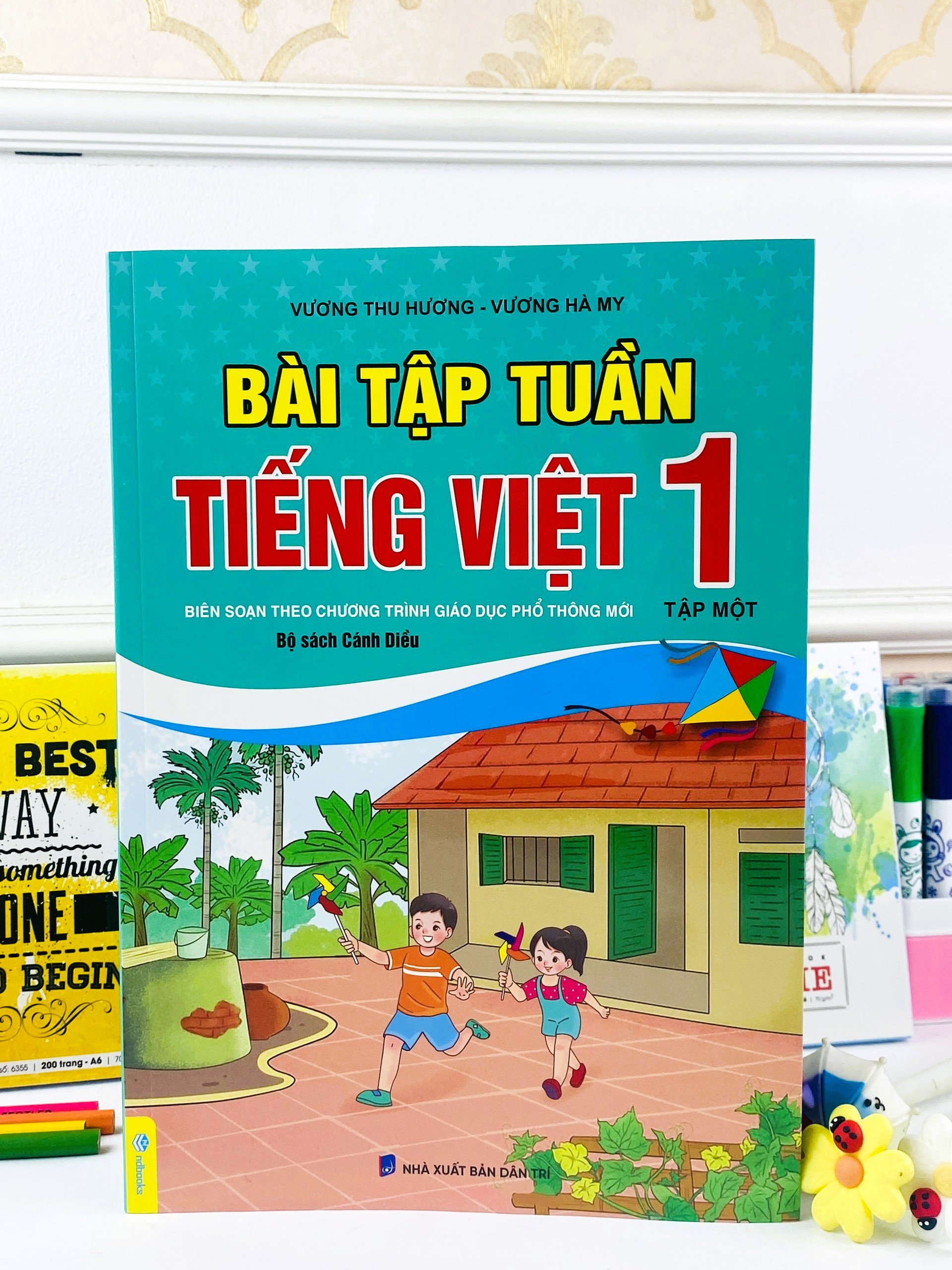 Sách - Bài Tập Tuần Tiếng Việt Lớp 1 - Biên Soạn Theo Chương Trình GDPT Mới - Cánh Diều - ndbooks