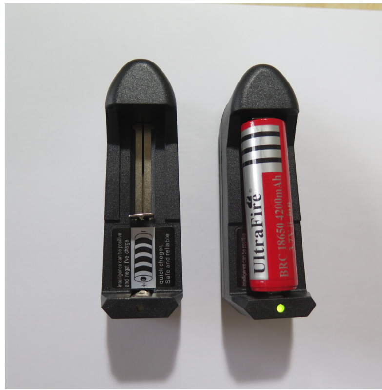 Bộ sạc pin lithium 18650 14500 16340 18350 1 khay