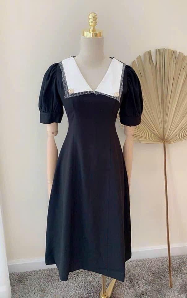 Đầm xoè phối cổ ren trắng