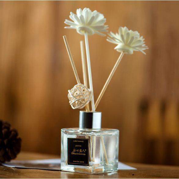 Chai Tinh Dầu Thơm Có Bông Hoa Home Fragrance 50ml