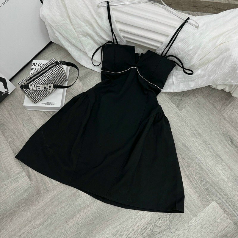 Đầm hai dây đen cúp ngực xòe nhẹ, Đầm đen dự tiệc sang trọng Váy đen dự tiệc t0750c
