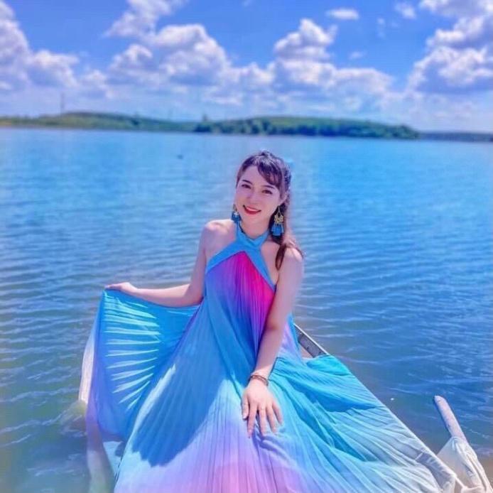 Đầm váy maxi loang màu xanh voan dập ly cổ yếm cột nơ hở lưng Ivy fashion đi biển dự tiệc dạo phố bigsize gợi cảm