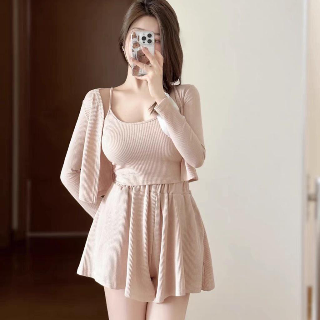 Set 3 món bigsize nữ gồm áo khoác ngoài và áo dây và quần đùi lưng thun chất liệu gân co giã mát mẻ SET12
