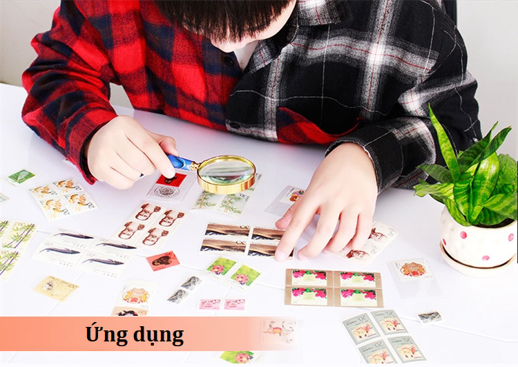 Kính Lúp 8X Cầm Tay 62mm - Giao màu ngẫu nhiên