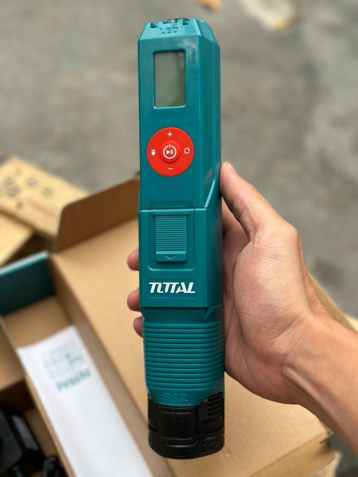 MÁY BƠM HƠI CẦM TAY TỰ ĐỘNG DÙNG PIN LITHIUM 12V (1 pin 1.5Ah và 1 sạc) TOTAL TACLI12011 - HÀNG CHÍNH HÃNG