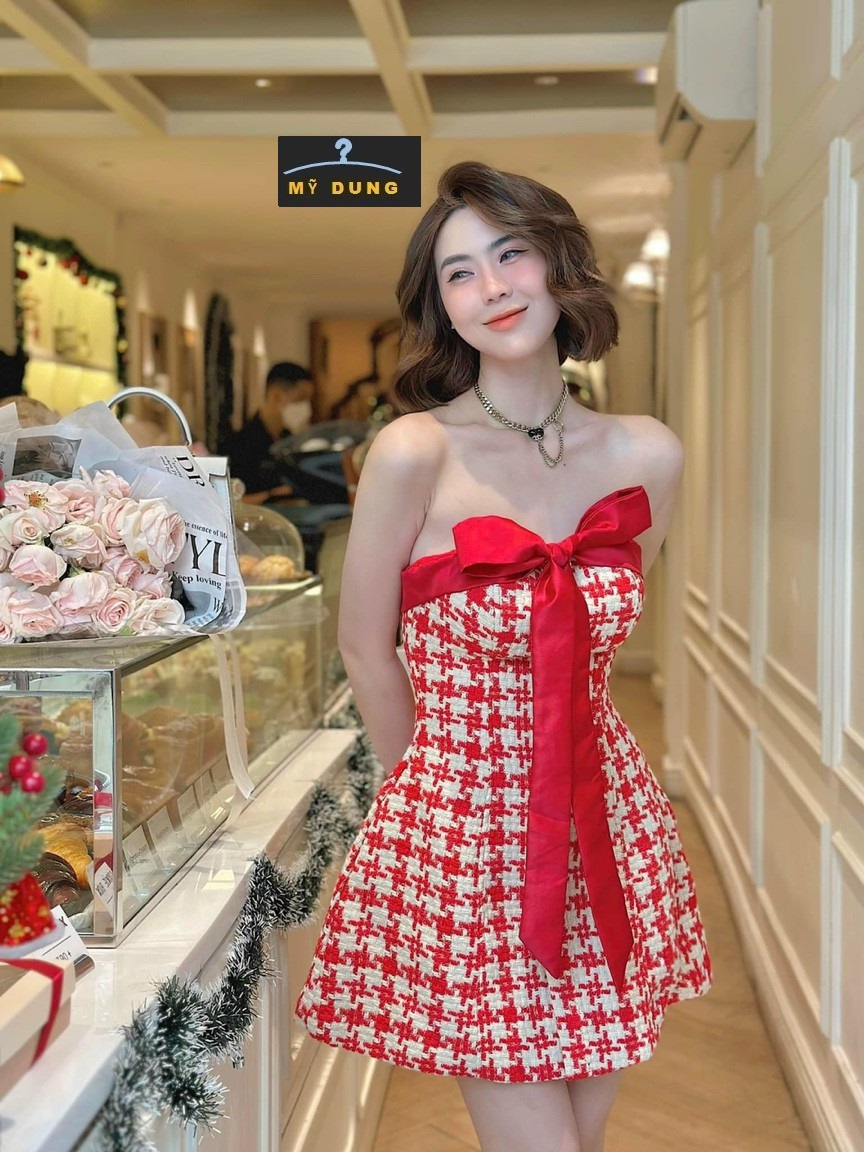 ĐẦM ỐNG SỌC BỐ SỢI CỘT NƠ- KHOE ĐÔI VAI TRẦN, GỢI CẢM- CƯNG XĨU NHA MẤY CHẾ