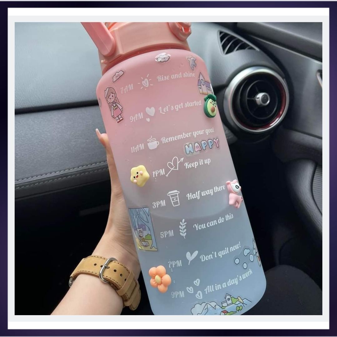 Bình nước 2L có chia vạch đủ màu cầu vồng, có sticker dán kèm theo