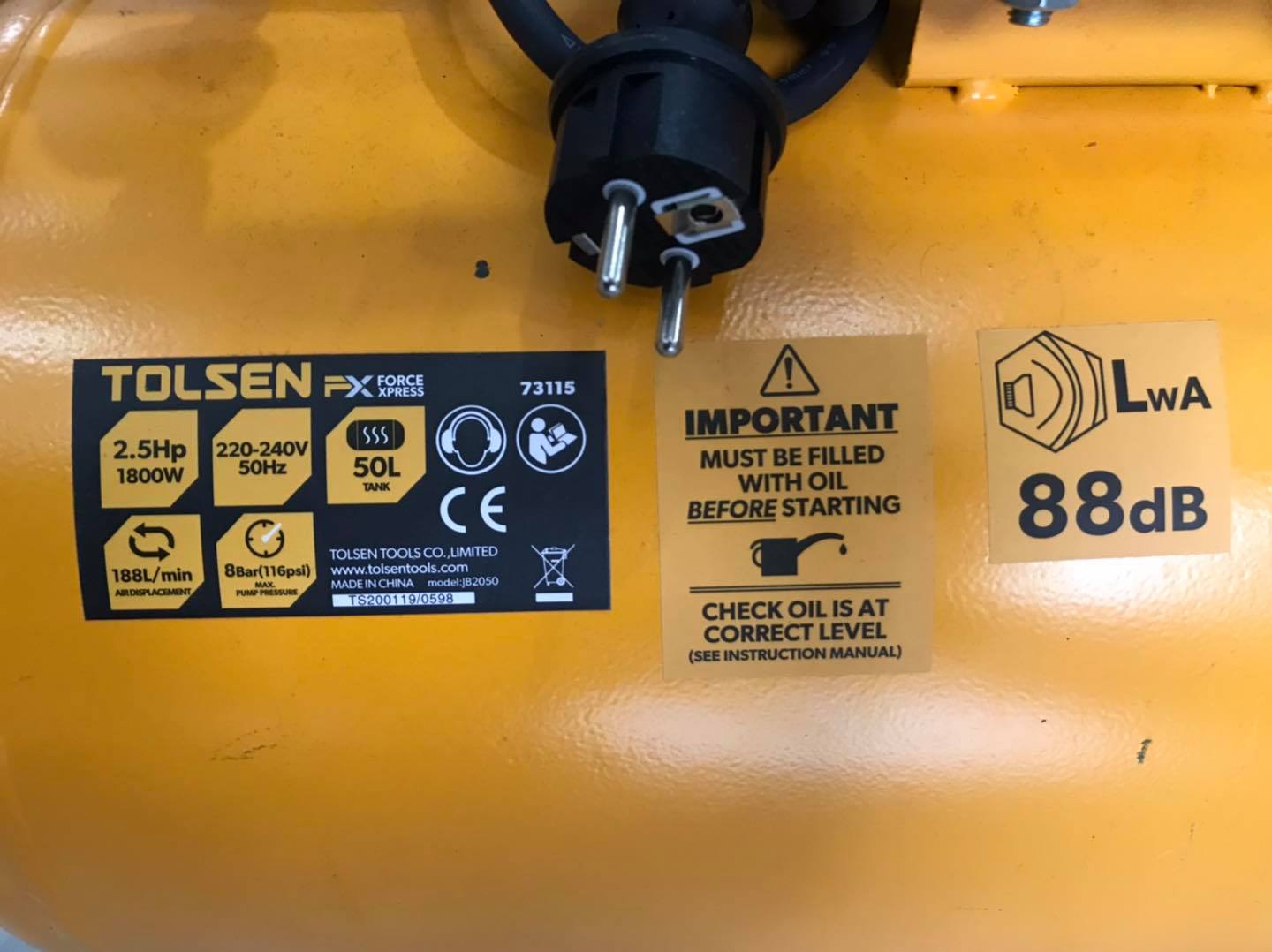 MÁY NÉN KHÍ 50L 1.800W 2.5.HP TOLSEN 73115 - HÀNG CHÍNH HÃNG