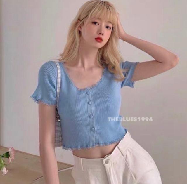 Áo kiểu croptop nút phối ren