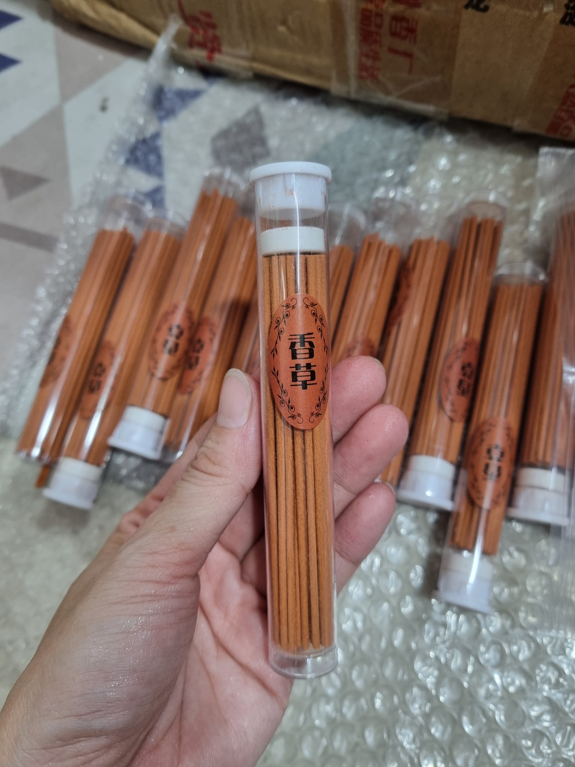 01 Ống nhang không tăm 10.5cm gỗ đàn hương