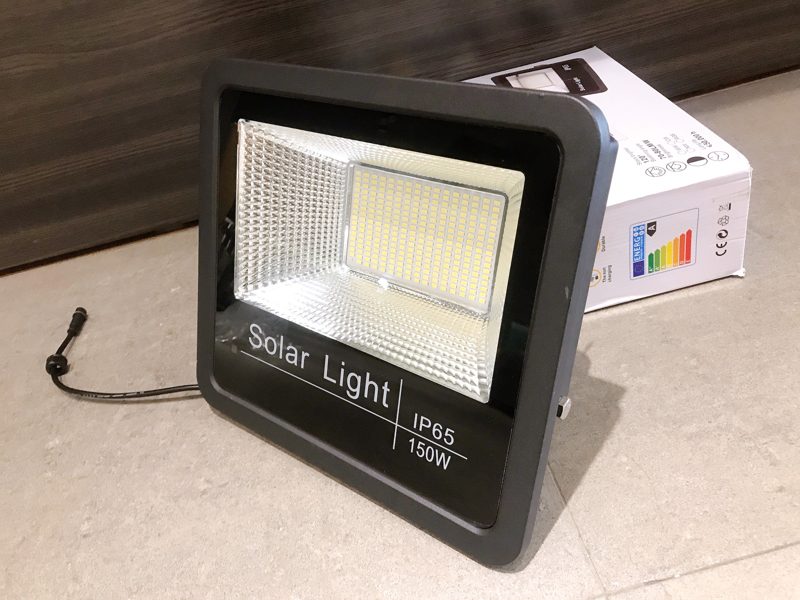 ĐÈN PHA LED NĂNG LƯỢNG MẶT TRỜI 150W CẢM BIẾN THÔNG MINH 1803-150