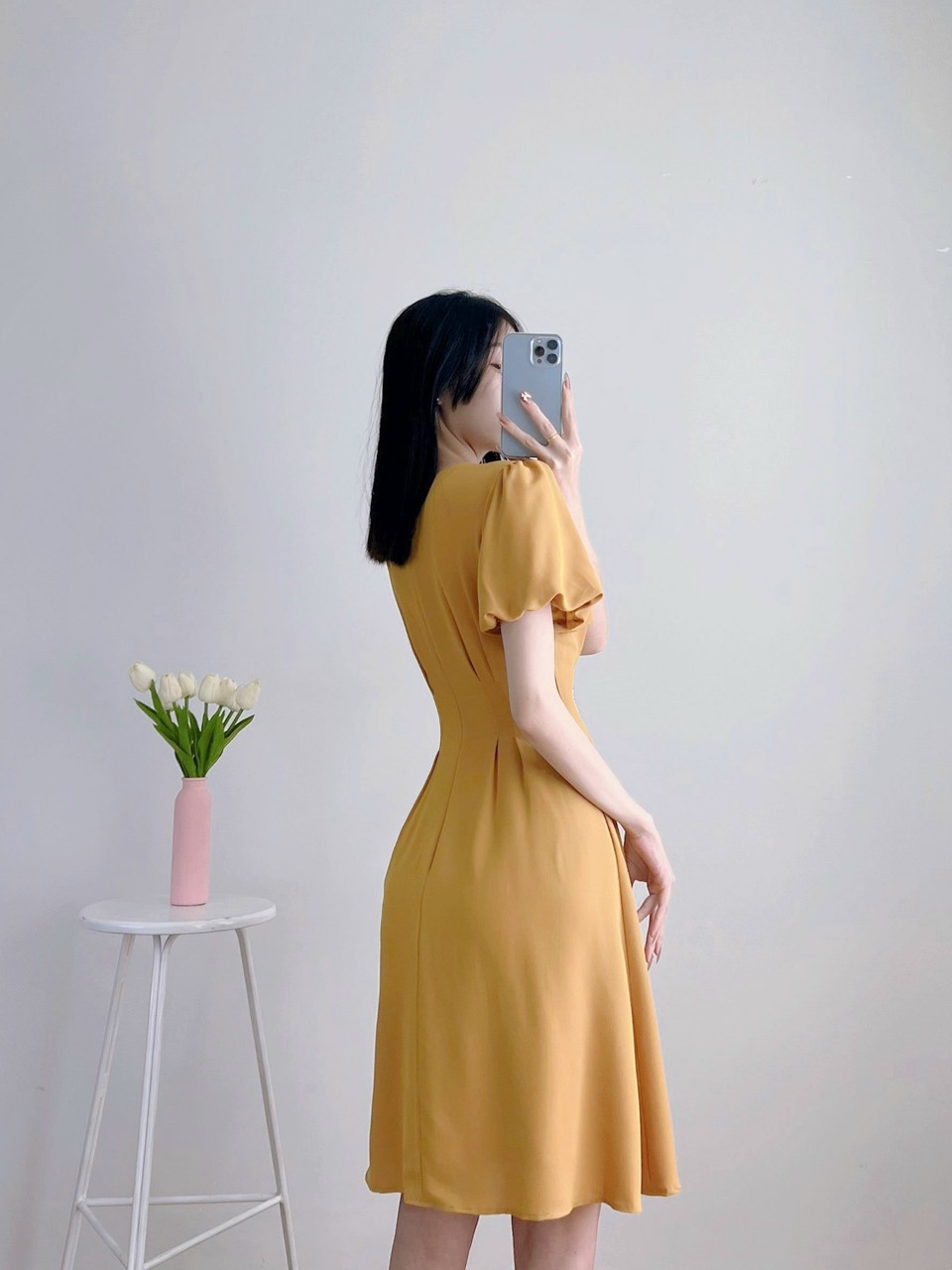 Hàng thiết kế - Đầm xòe xếp ly tay phồng phối nút gỗ kèm nơ cài vintage - VN50235