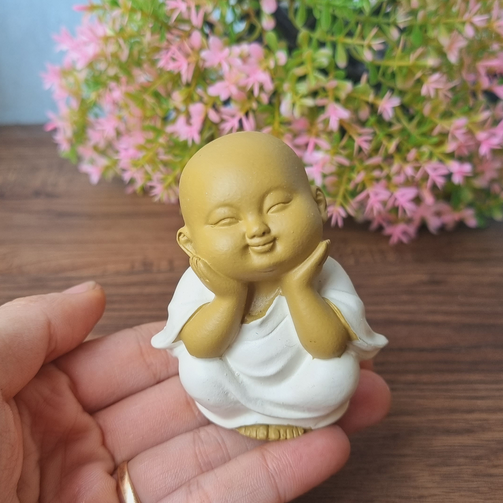 Bộ 02 chú tiểu Hồn Nhiên - Yêu Đời màu áo trắng giản dị - tặng kèm 10 xu vàng mini
