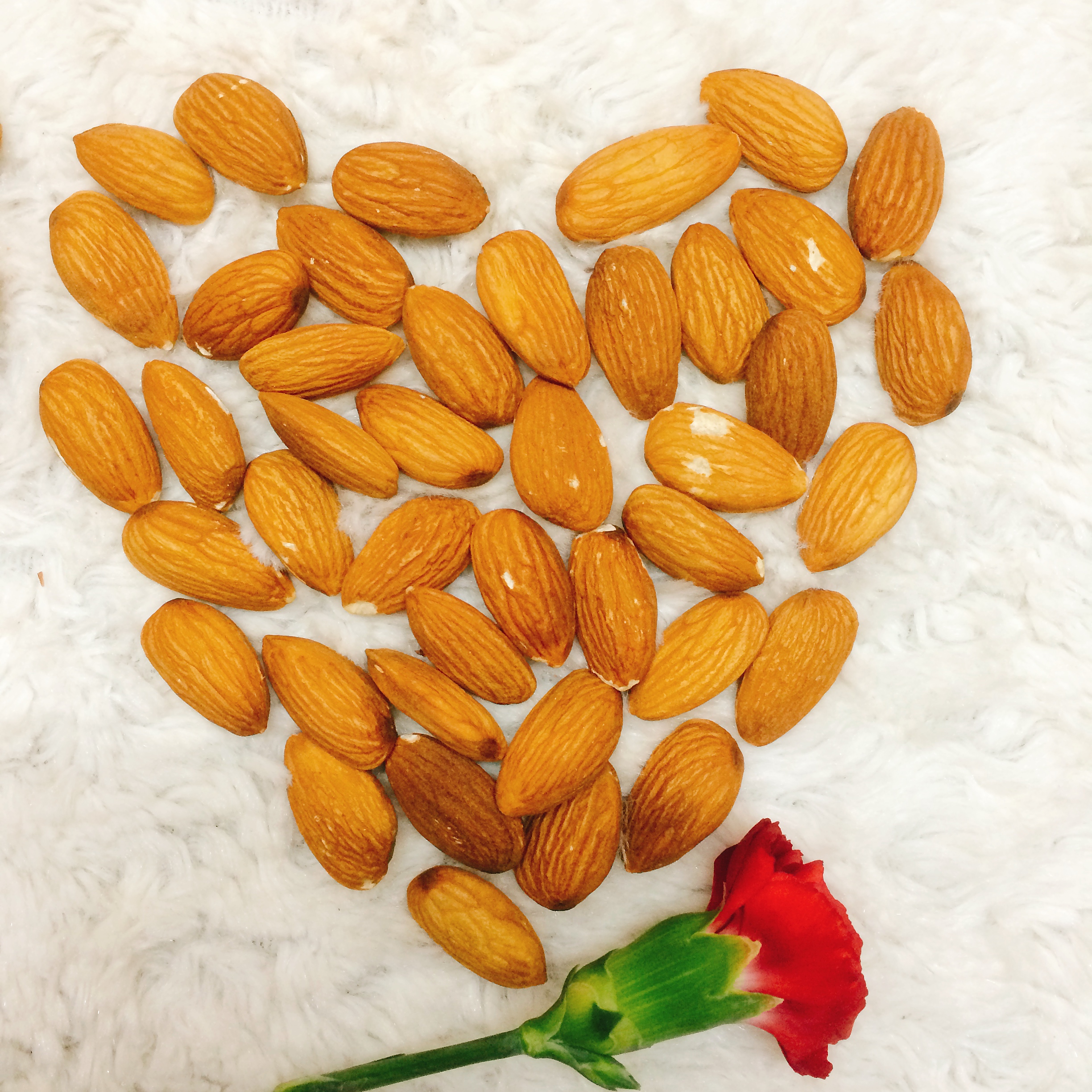 Hạt hạnh nhân tách vỏ rang hũ 250g