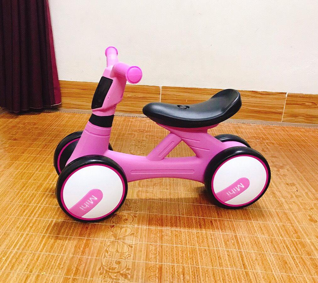 Xe chòi chân thăng bằng mini Bike cho bé có đèn + nhạc - Tặng kèm pin (nhiều màu sắc lựa chọn)