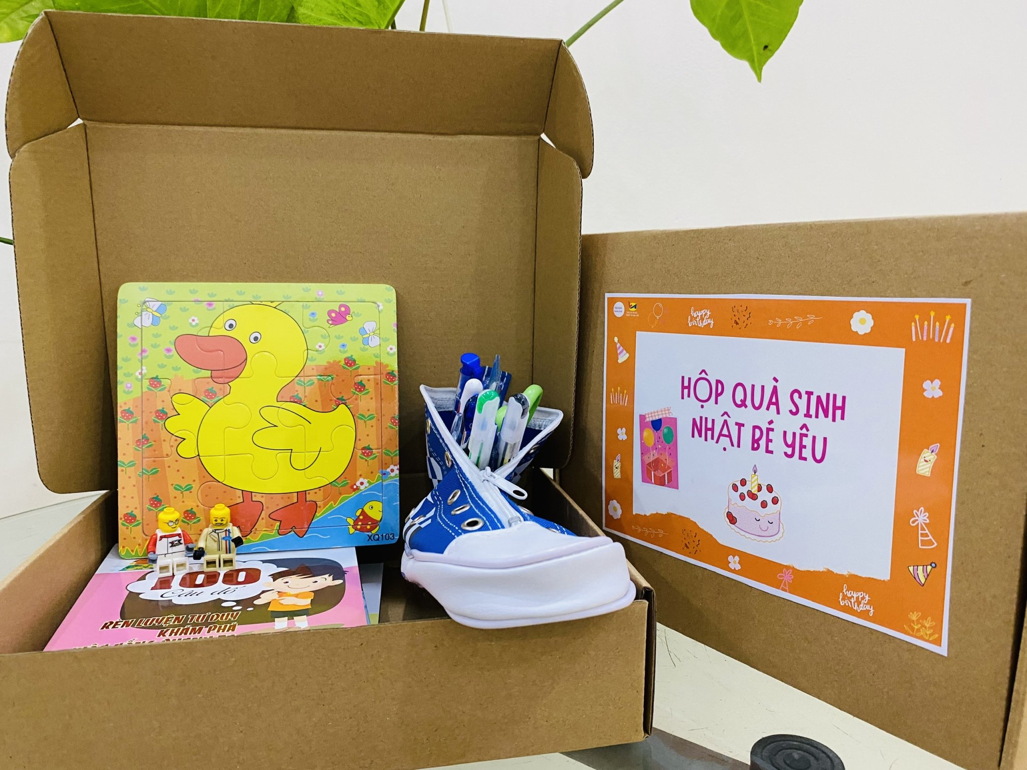 HỘP QUÀ SINH NHẬT DÀNH CHO BÉ TRAI 9 - 12 TUỔI