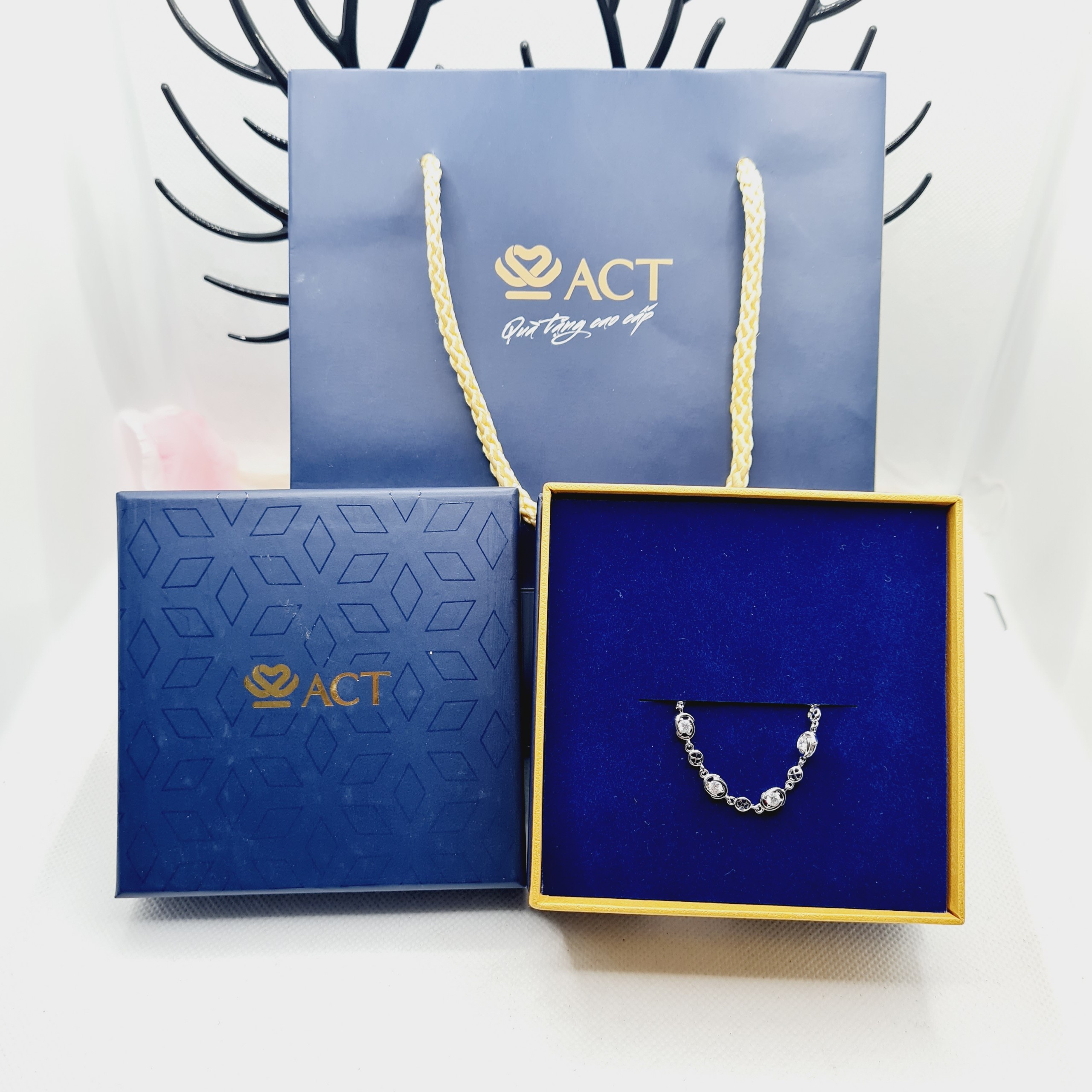 Lắc tay chất liệu bạc 925 thời trang phụ kiện trang sức nữ sang trọng