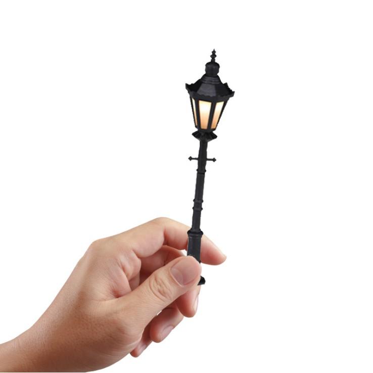 Mô hình cột đèn bát giác bóng LED tỉ lệ 1:25 trang trí sa bàn, tiểu cảnh, terrarium, DIY
