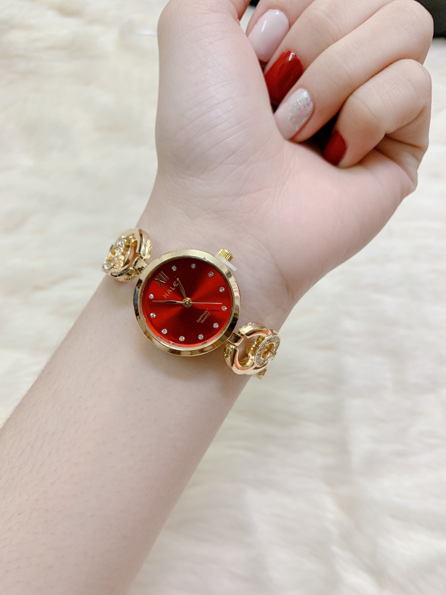 Đồng Hồ Nữ Halei Dáng Lắc Mặt Tròn