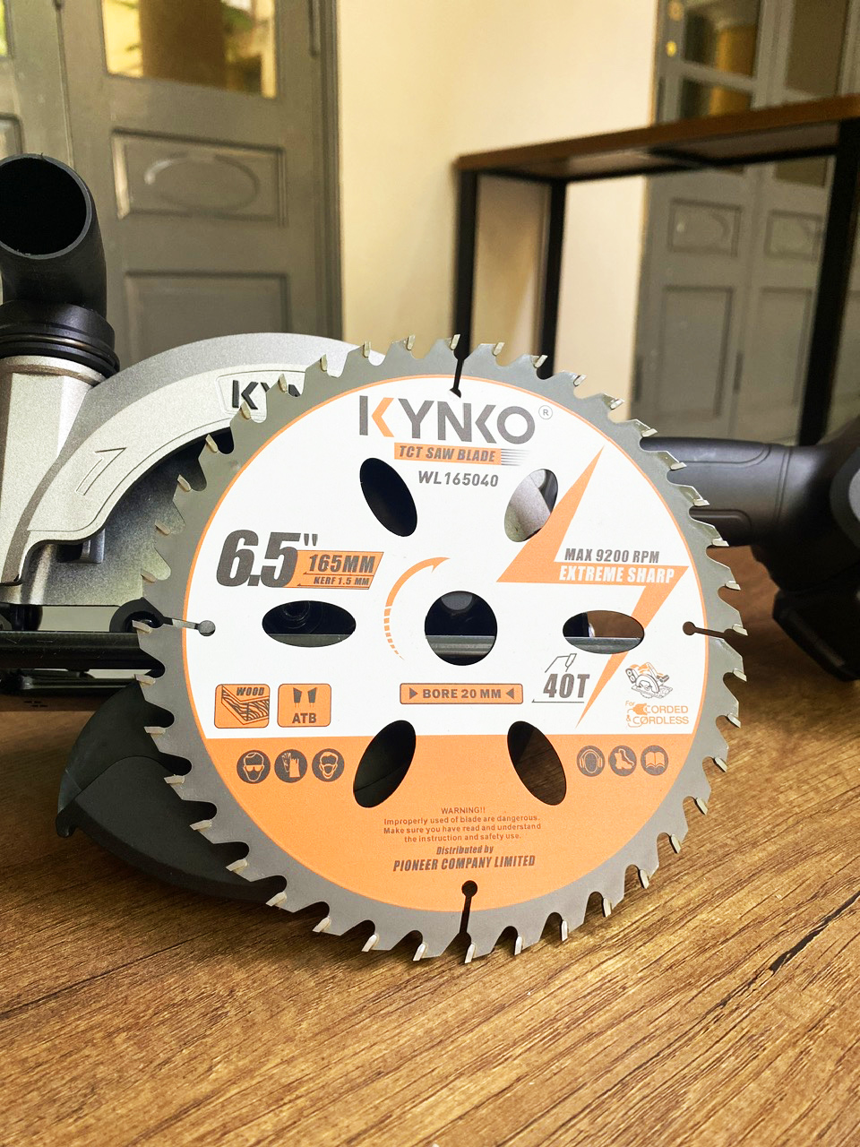 Lưỡi cưa gỗ siêu mỏng cho máy pin 40 răng đường kính Ø 165mm KYNKO WL165040