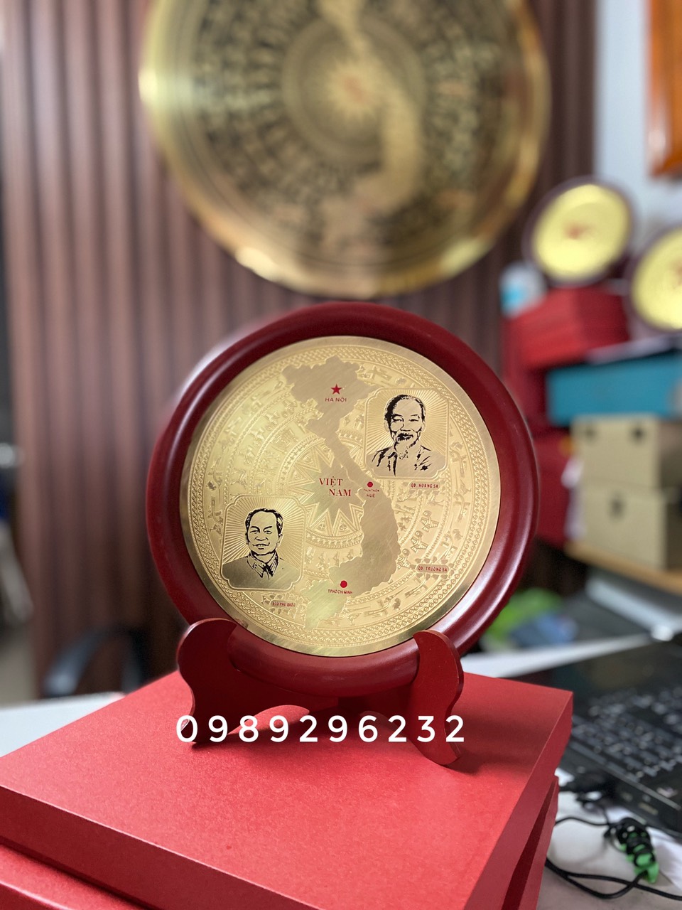 Sản Phẩm đĩa quà tặng hoa văn Cụ Hồ