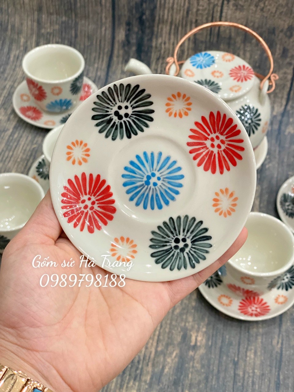 Bộ ấm chén gốm sứ Bát Tràng cao cấp xuất dư dung tích 650ml vẽ hoạ tiết cúc màu