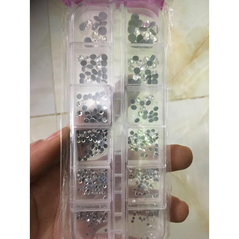 Đá gắn móng