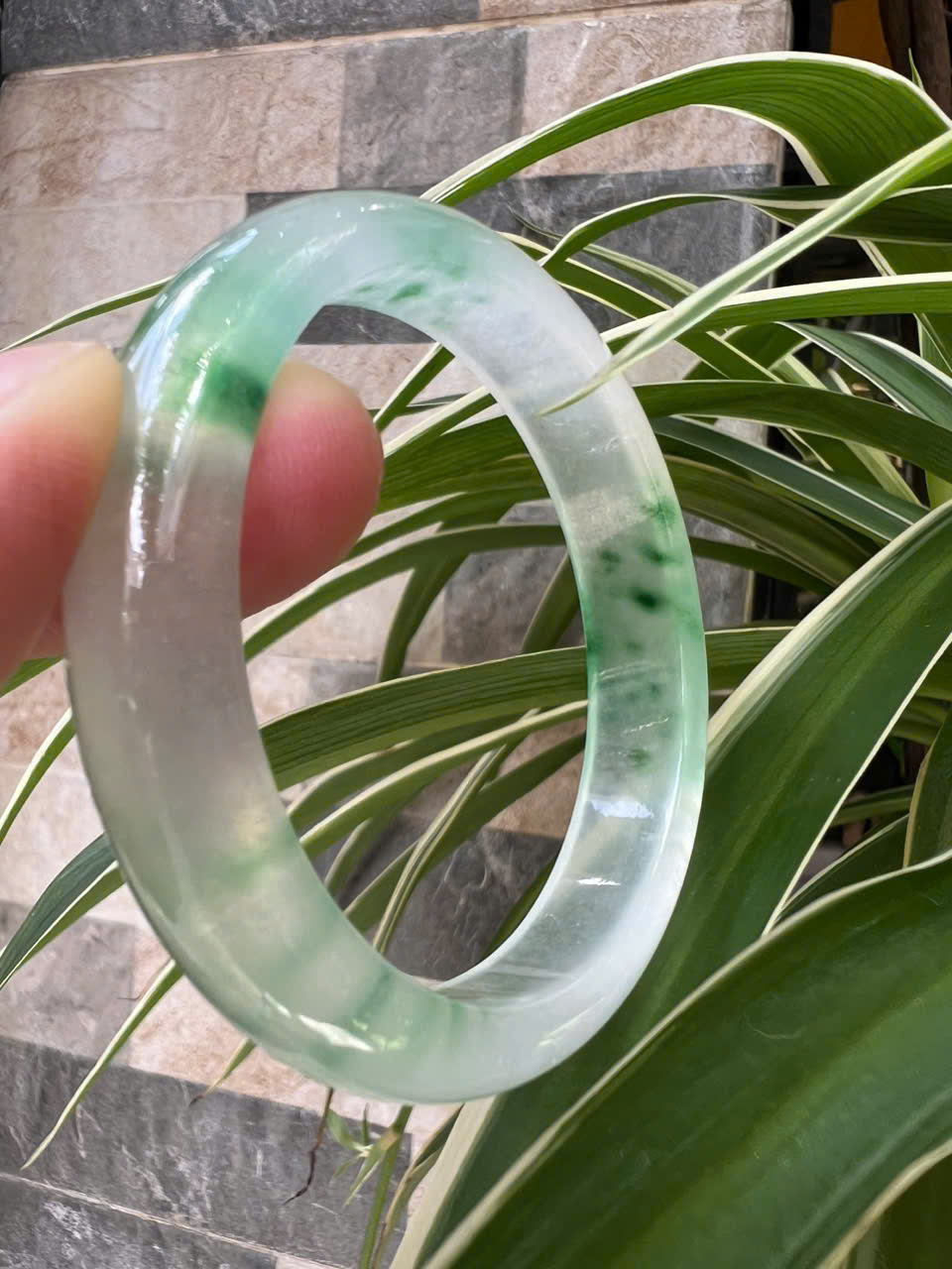 Vòng Tay Nữ Bản Hẹ Đá Mã Não DuLong Trắng Trong Xanh Rong Biển Nhẹ Bóng Đẹp Ni 54mm Cao 12mm Dầy 7mm Món quà tặng Nữ 50kg - 55kg đeo tay xinh rẻ đẹp ý nghĩa ạ