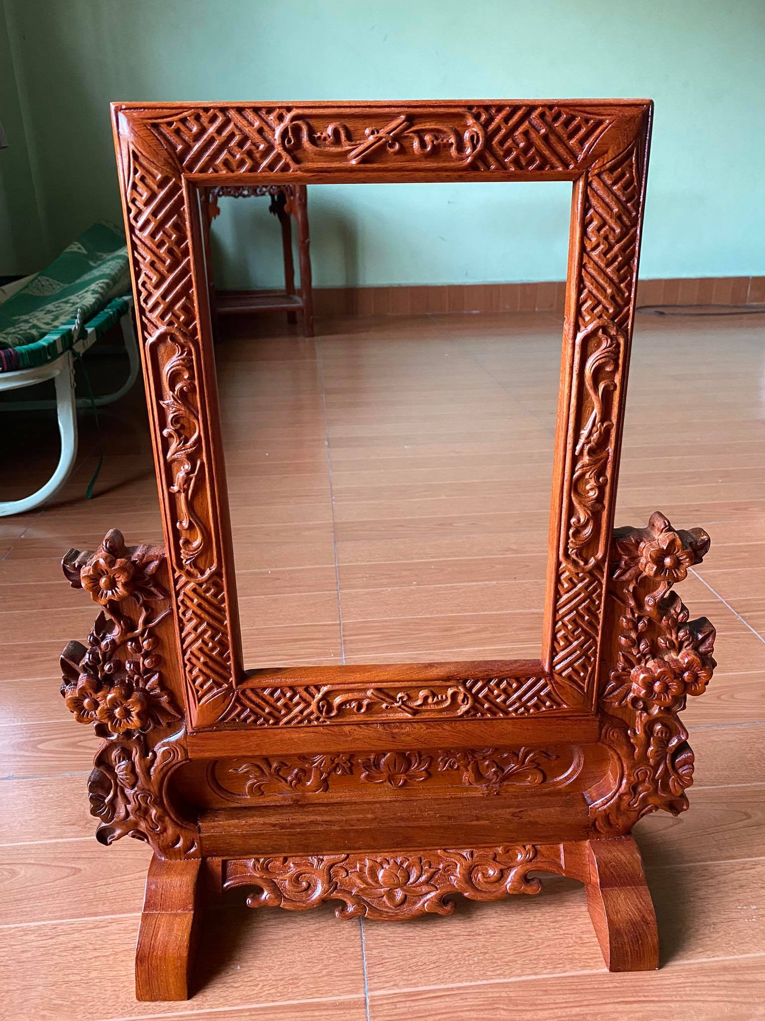 Khung ảnh thờ Tứ Linh khắc gấm gỗ hương