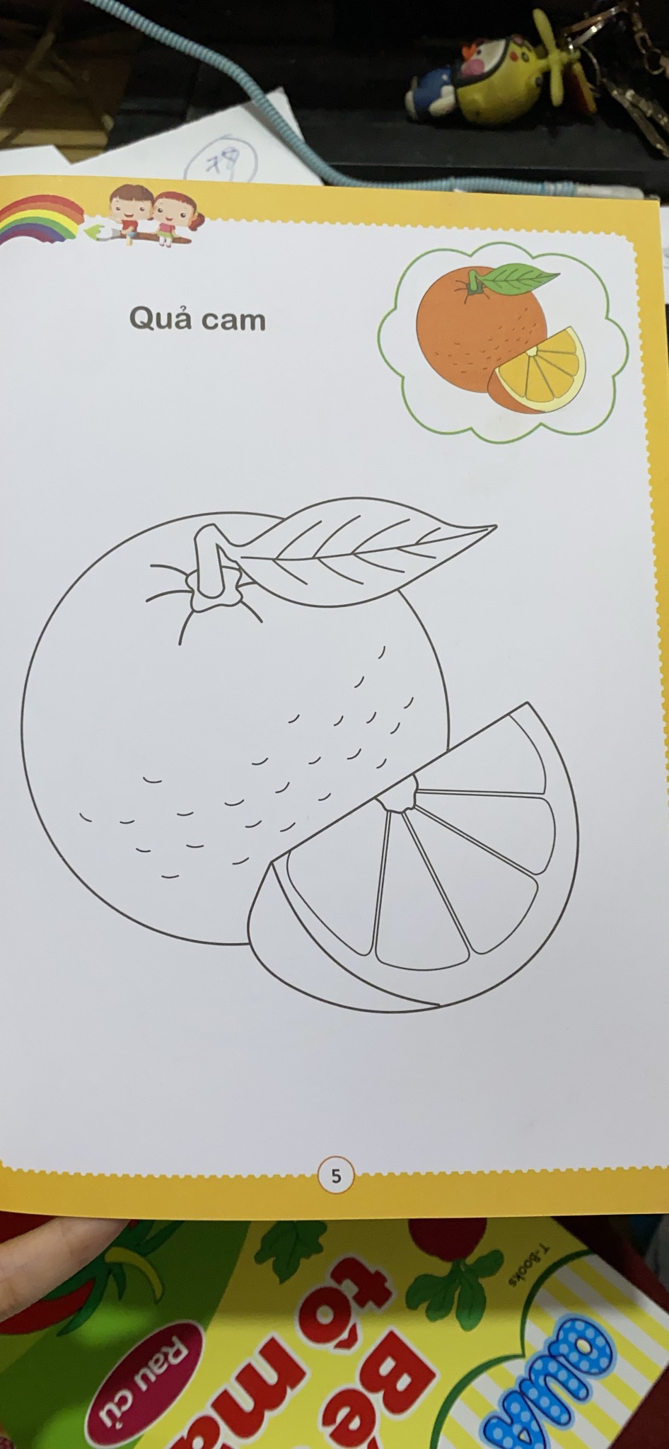 Quà cho bé : Bé tập tô màu : Trái cây