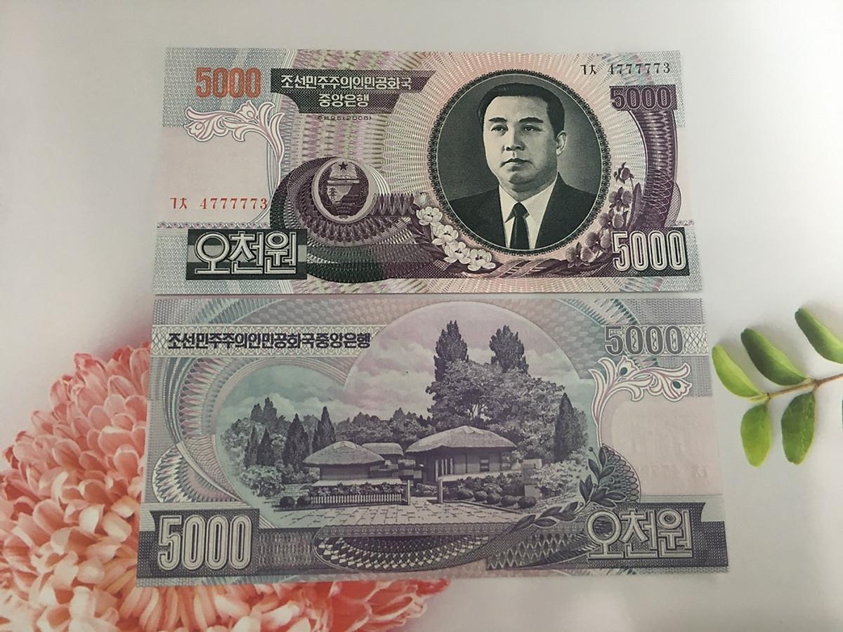 Tiền 5000 Won của Bắc Triều Tiên chân dung lãnh tụ Kim Nhật Thành , tặng túi nilon bảo quản tiền