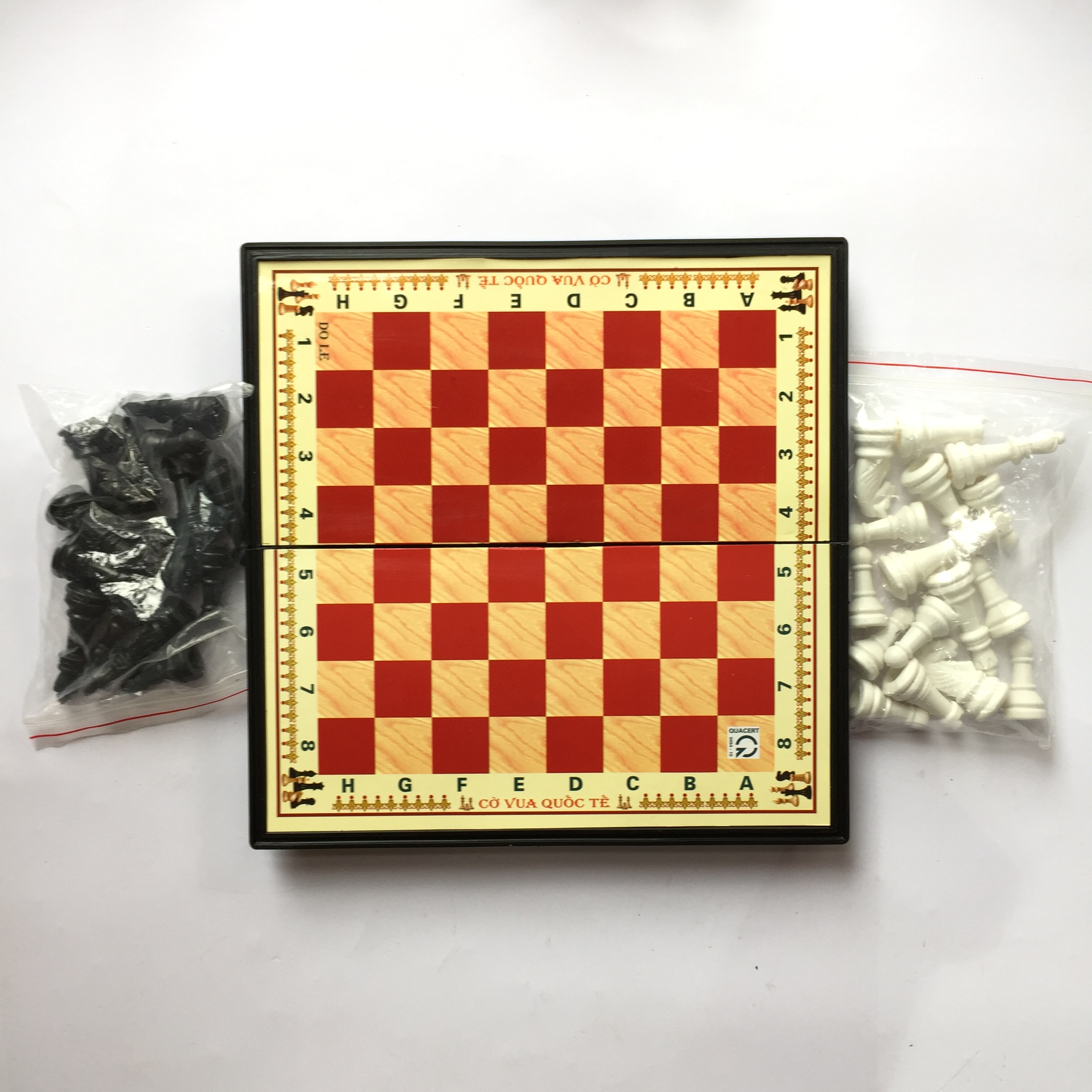 Bộ cờ vua kích thước 28cm x 28cm