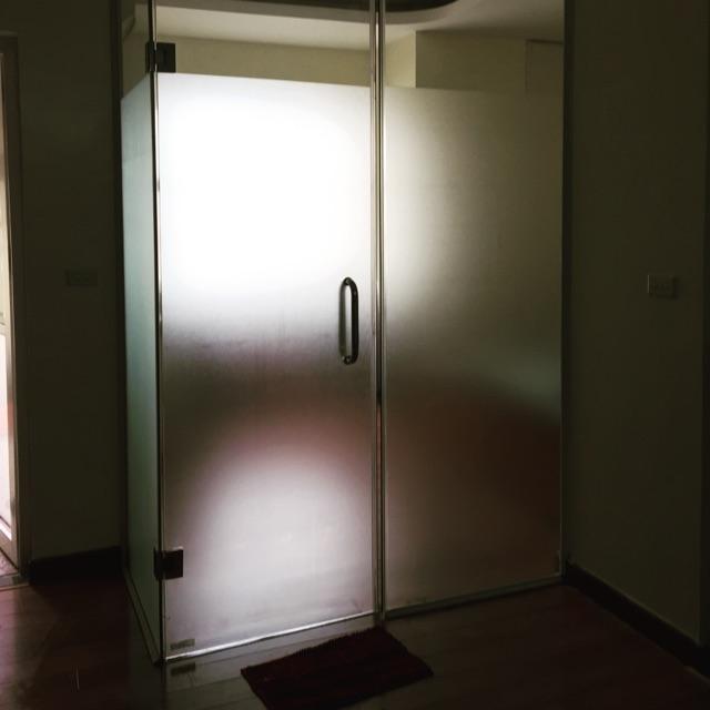 Giấy dán kính Mờ chống nước
