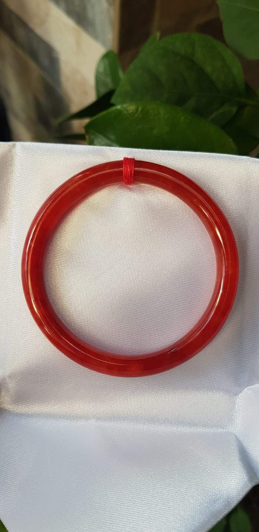 Vòng Cẩm Thạch đỏ đẹp CN 54mm x chột 6,8mm màu đỏ tươi đều bóng đẹp chuẩn hợp nữ mạng hỏa mạng thổ 53kg- 60kg đeo đẹp tay may mắn tốt sức khỏe công việc rực rỡ tài lộc quà tặng ý nghĩa cho Mẹ, mình &amp; người thân ạ