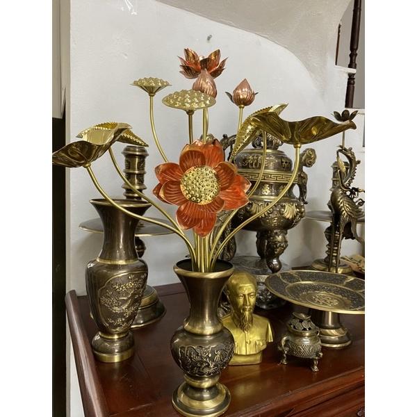 Combo 1lọ hoa cao 25cm +1 bó hoa sen đồng vàng pha đỏ 10 cành