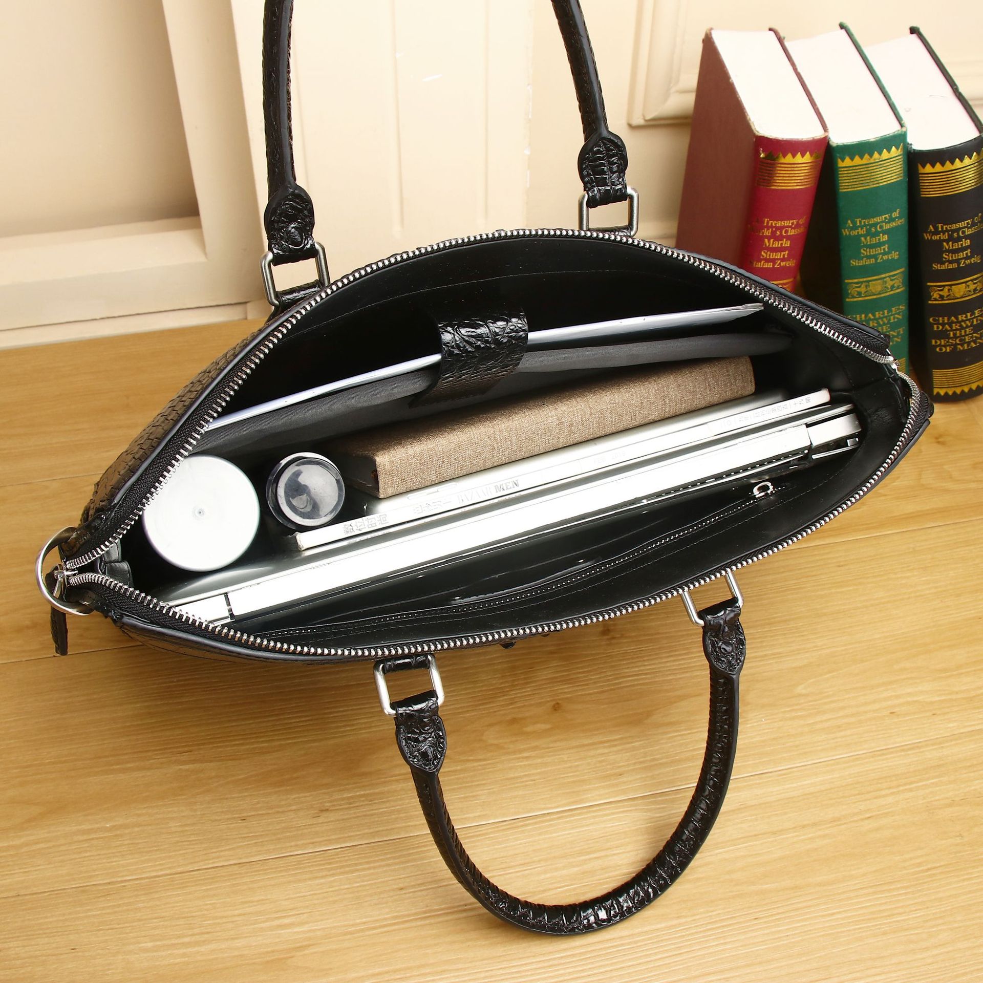 Túi xách nam DA BÒ THẬT phong cách mới – BEE GEE CCS5528A
