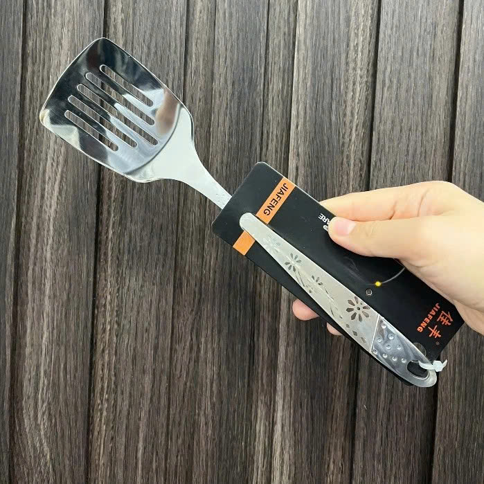 BỘ DỤNG CỤ NHÀ BẾP INOX 4 MÓN – MUỖNG CANH, MUÔI THỦNG, XẺNG XÀO, XẺNG THỦNG – CÓ MÓC TREO TIỆN DỤNG - HÀNG CHÍNH HÃNG MINIIN