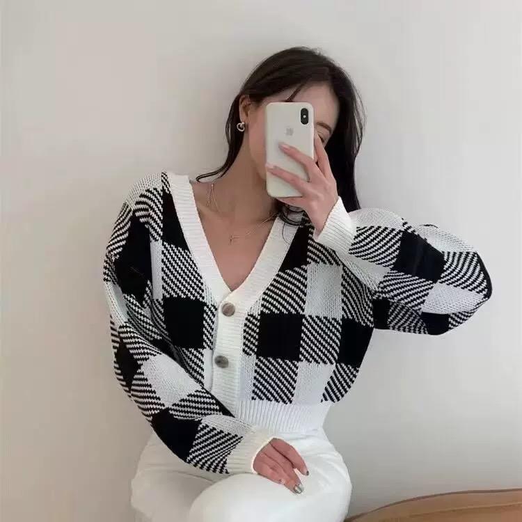 MS834 Áo khoác len kẻ caro viền trắng dáng vừa