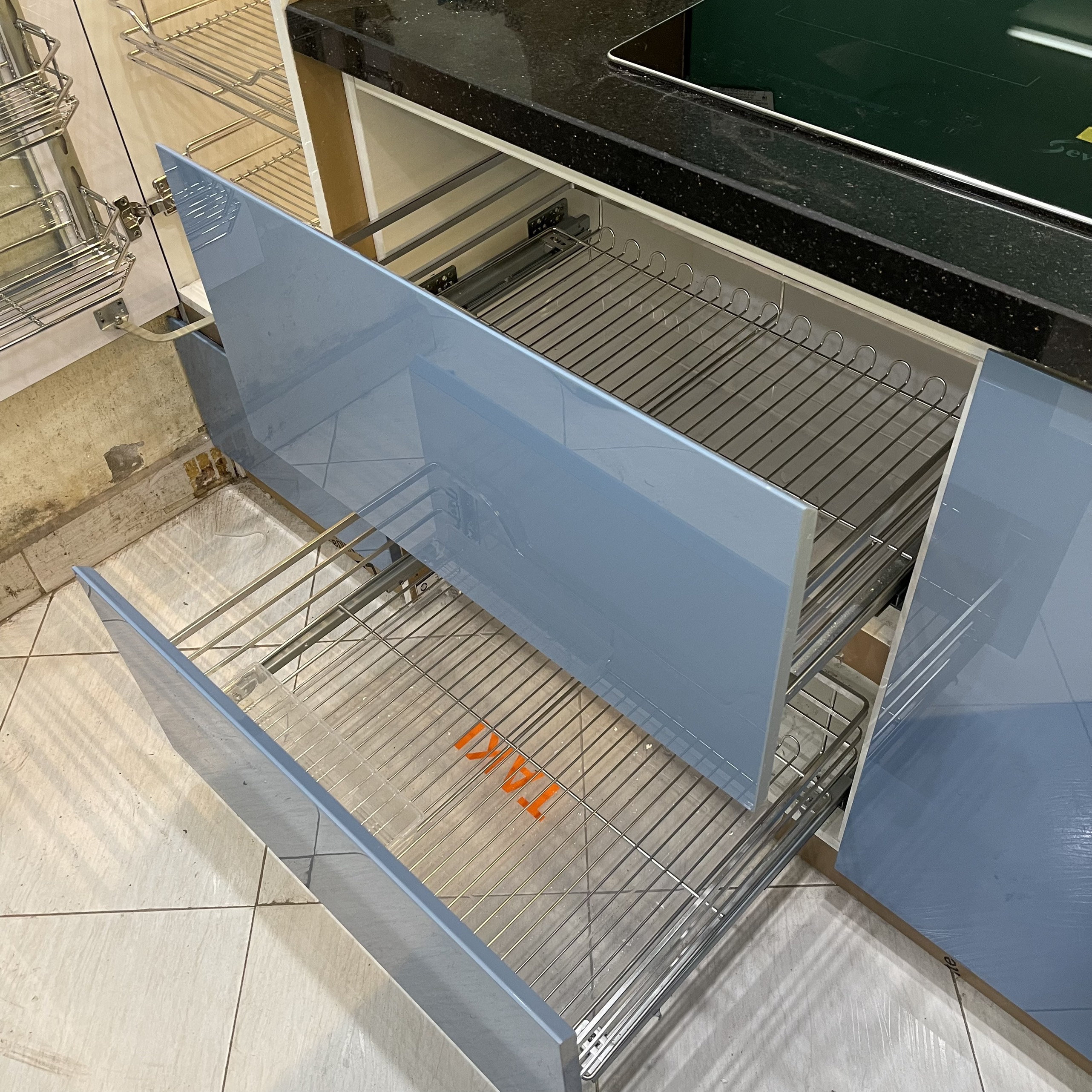 Kệ Để Xoong Nồi Tủ Bếp Dưới Đa Năng NAN DẸT INOX 304 Ray Âm Giảm Chấn - Bảo Hành Vĩnh Viễn - Có Thợ Lắp