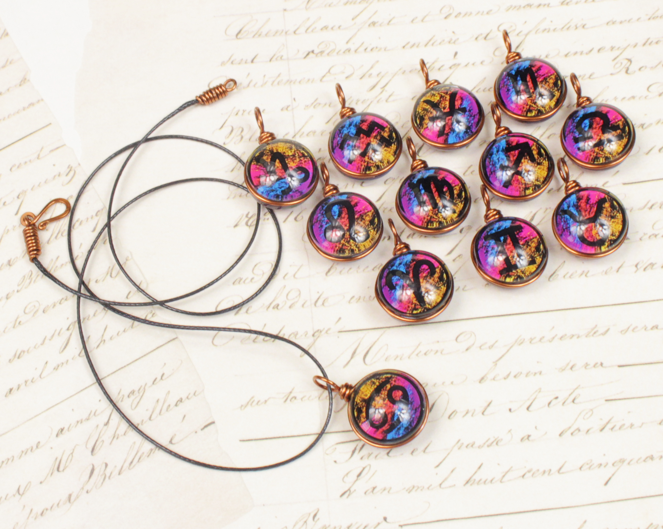 Dây chuyền cung hoàng đạo Zodiac 2 mặt khác nhau 14mm màu sắc tươi sáng 14MM-001
