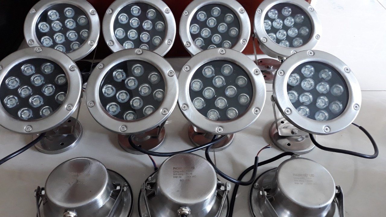 Đèn LED âm nước dạng có đế 15W - Trang trí đài phun nước, hồ bơi,...