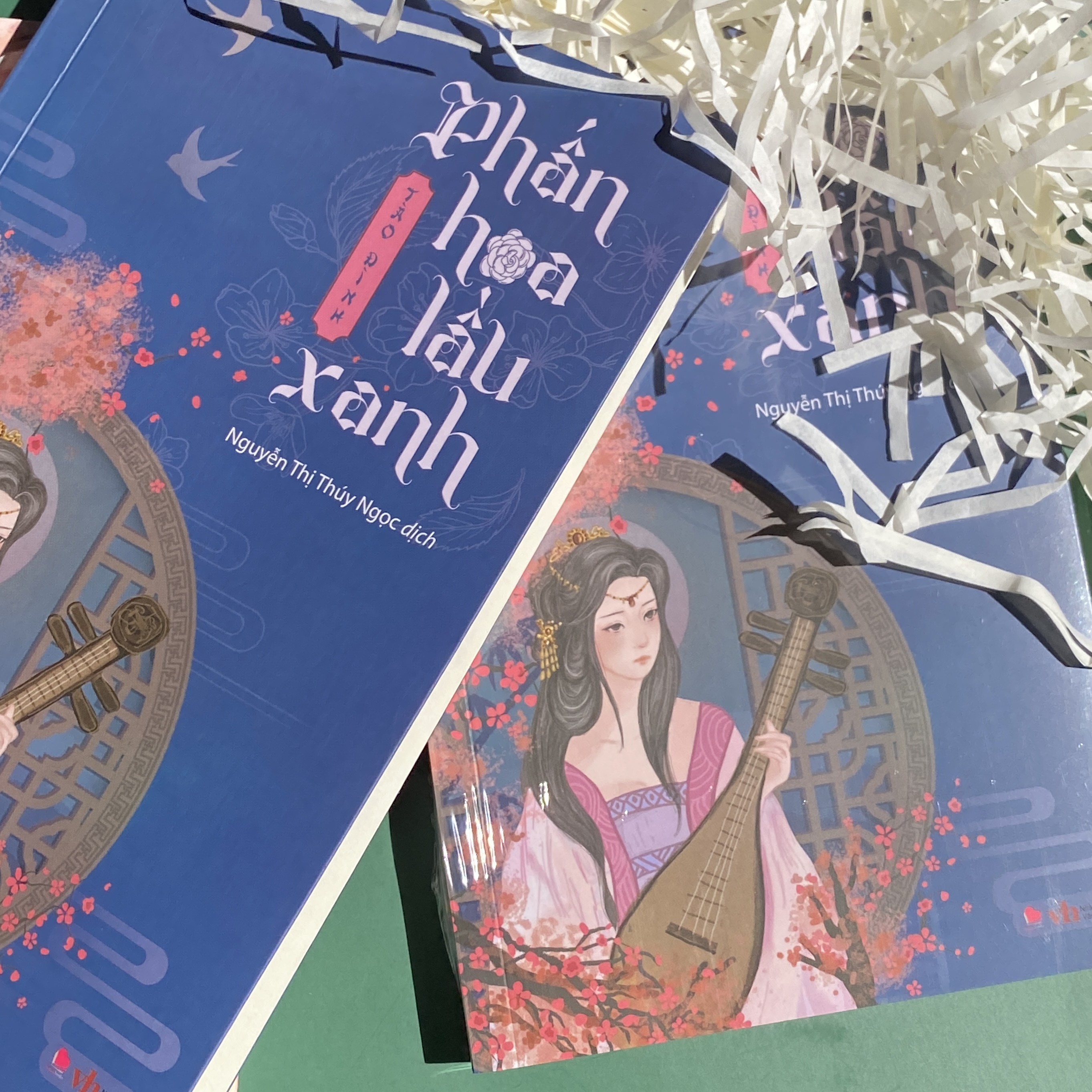 Sách - Phấn hoa lầu xanh (tái bản)