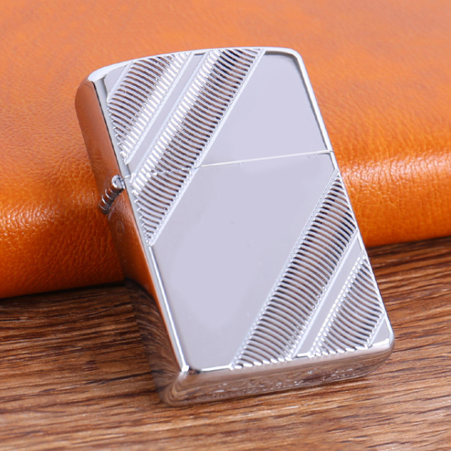 Hột Qụet Bật Lửa Xăng Đá 8775BZ Họa Tiết Chéo Đẹp Độc Lạ - Dùng Xăng Bấc Đá Cao Cấp