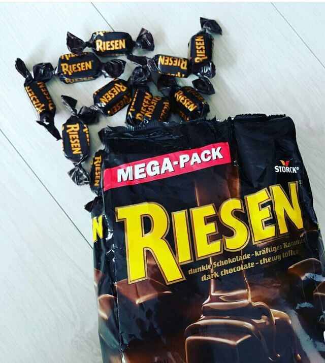 Kẹo Socola Riesen Storck đức