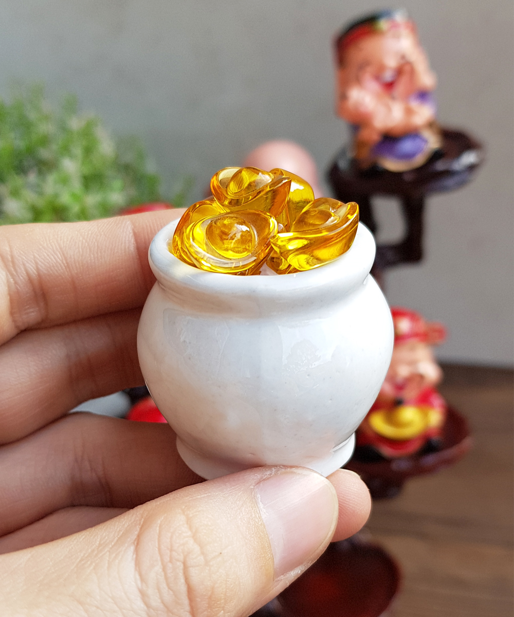 Chum vàng may mắn (gồm 01 chum + 10 thỏi vàng 1.5cm + 7 hạt gốm mèo)