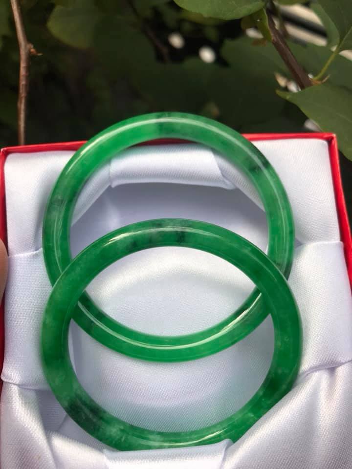 CẶP VÒNG TRÒN NGỌC 48mm x Dầy 6MM MÀU XANH NGỌC ĐẬM VÂN SƠN THUỶ ĐẸP NỮ Mệnh Mộc Hoả Thủy 35kg - 48kg Chất liệu đá cẩm thạch