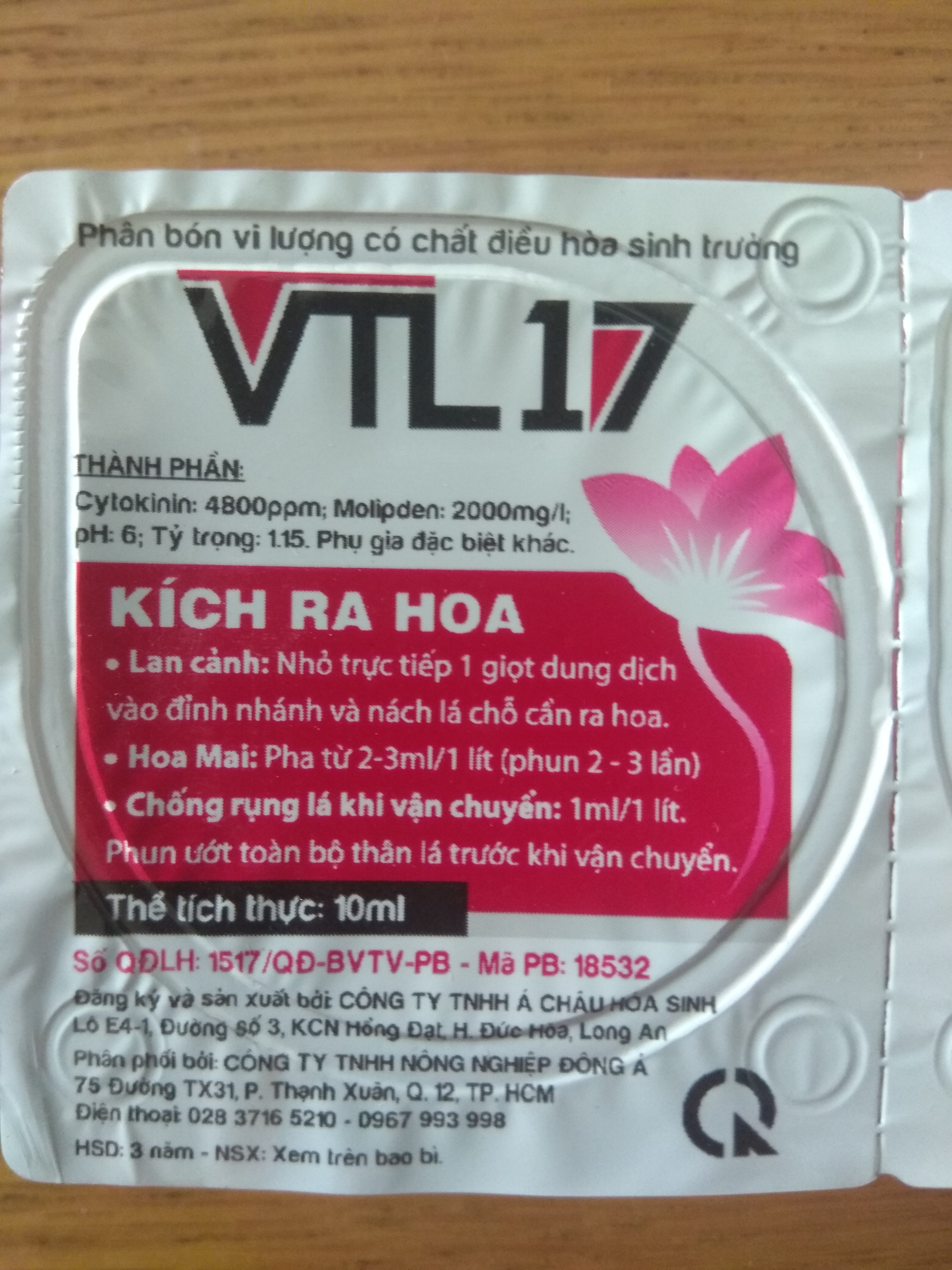 Phân bón vi lượng có chất điều hòa sinh trưởng VTL17 kích ra hoa - hộp 10ml